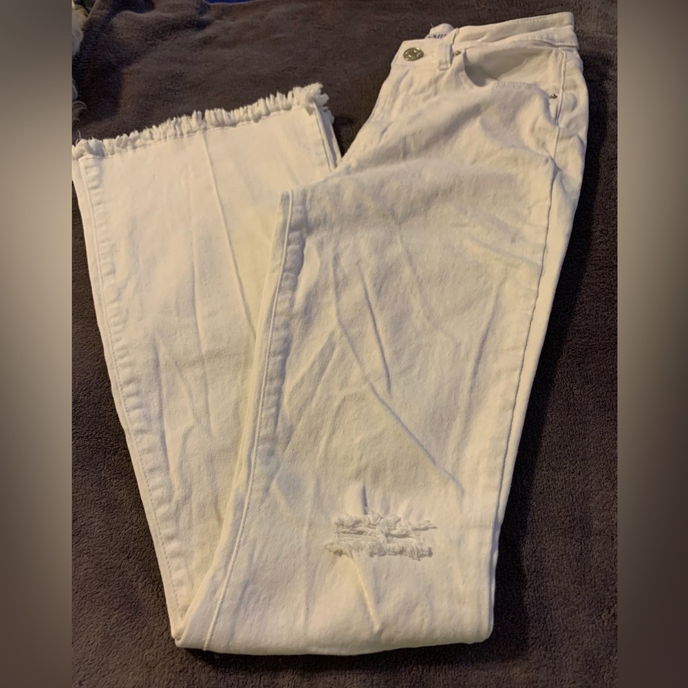 YMI JEANS WHITE STYLISH JEANS look at pictures for size frayed hem